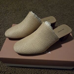 Used Via Spiga Women's Mitchel Mule - Beige
